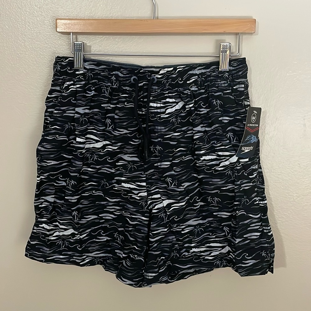 NWT Speedo Mens Swim Trunks. Size small